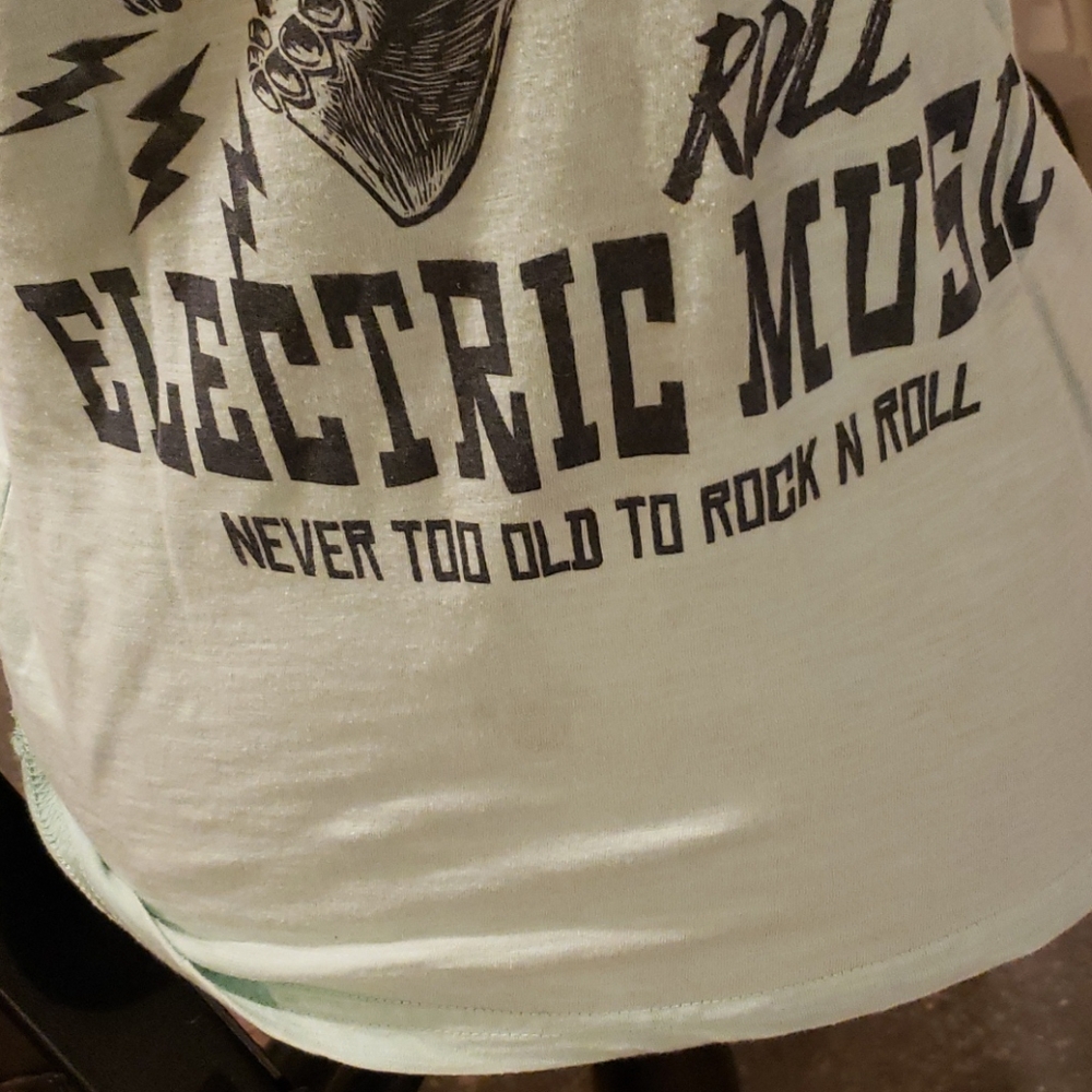 T-shirt - Picture 3 of 3